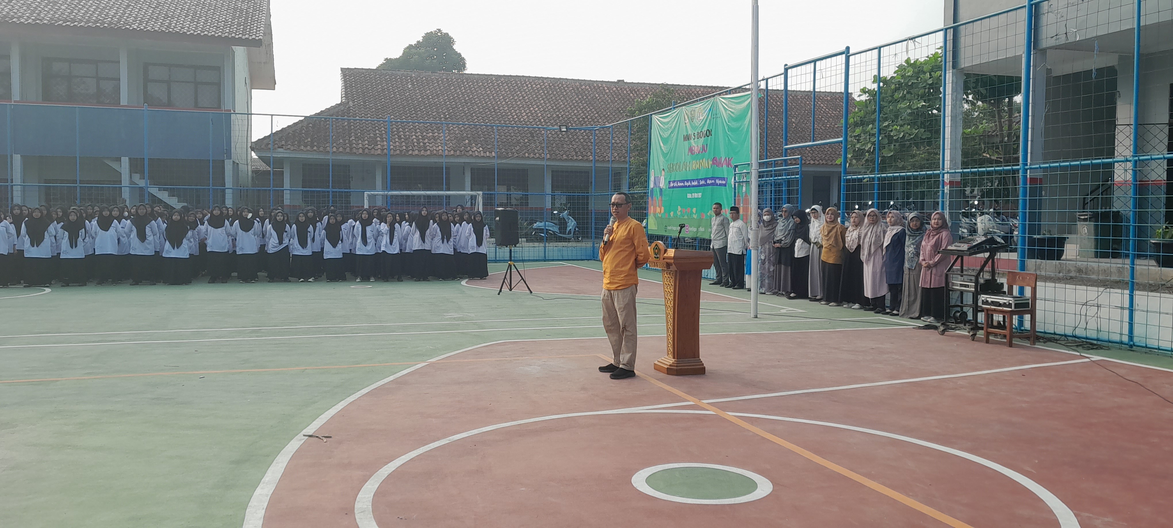 Plt. Kepala MAN 5 Bogor Memimpin Apel Pembukaan PAT dan ASAS Genap Tahun Pelajaran 2023-2024