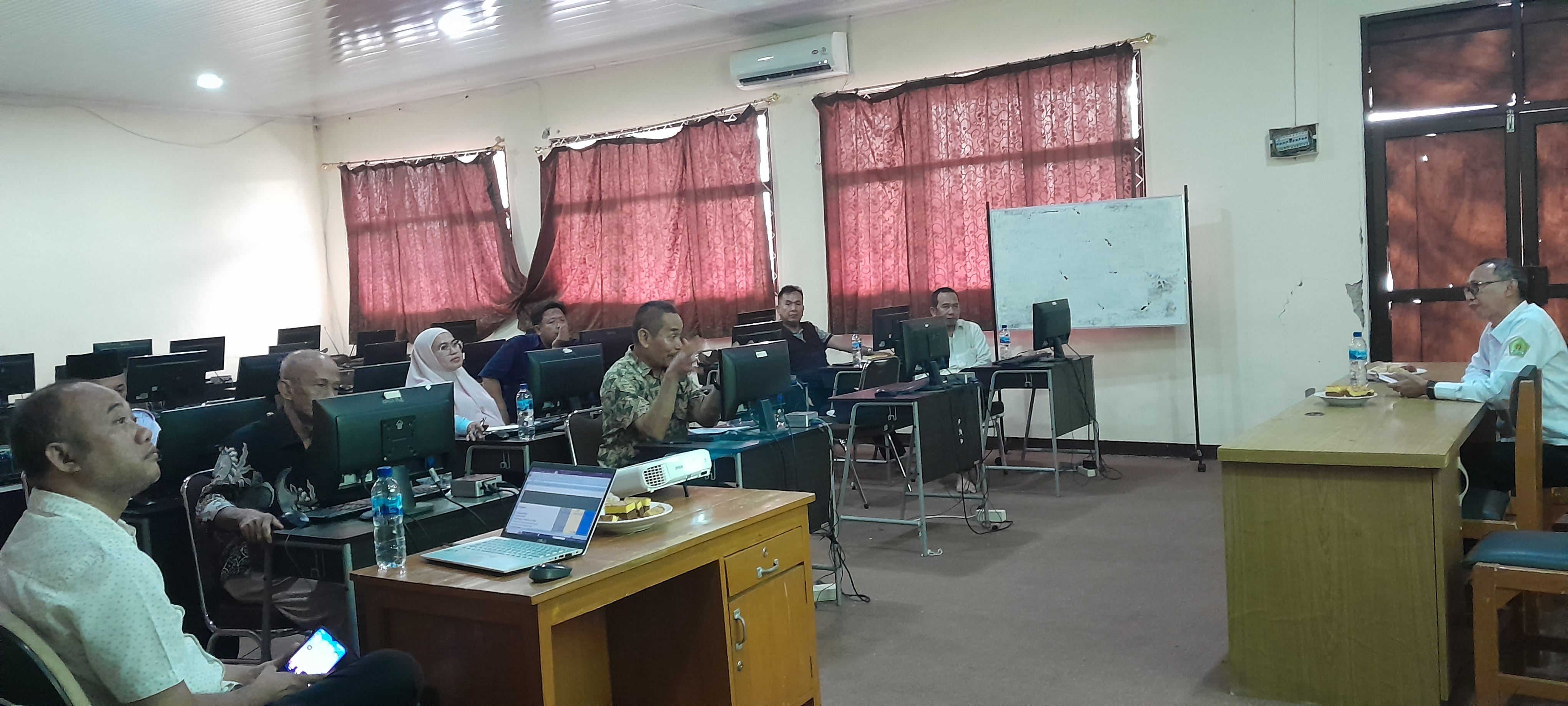 RAPAT KOMITE MAN 5 BOGOR BERSAMA JAJARAN MANAJEMEN MADRASAH