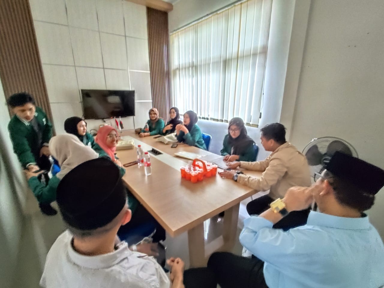 Waka Kurikulum MAN 5 Bogor Berikan Pengarahan kepada Tim Kampus UCA Sebelum Sosialisasi