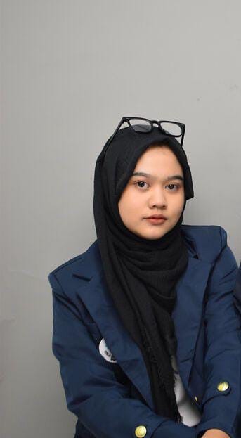 Lala, Alumni MAN 5 Bogor, Raih Prestasi Gemilang di Dunia Akademik dan Jurnalistik