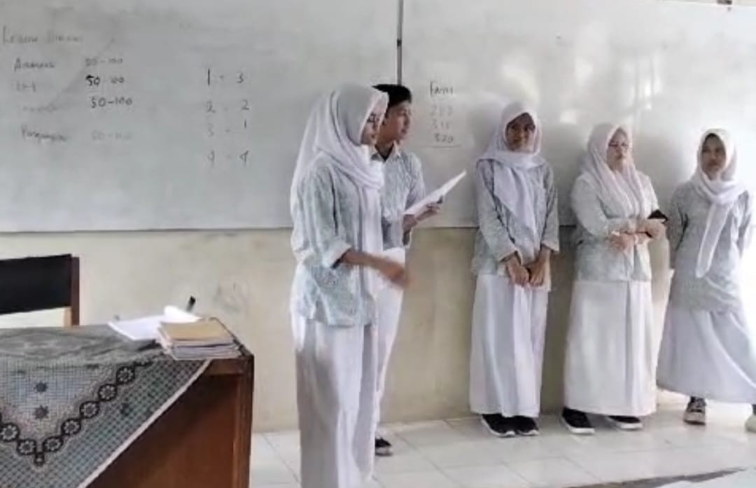 Guru Bahasa Indonesia MAN 5 Bogor Inovasikan Pembelajaran Puisi dengan Teknologi Digital