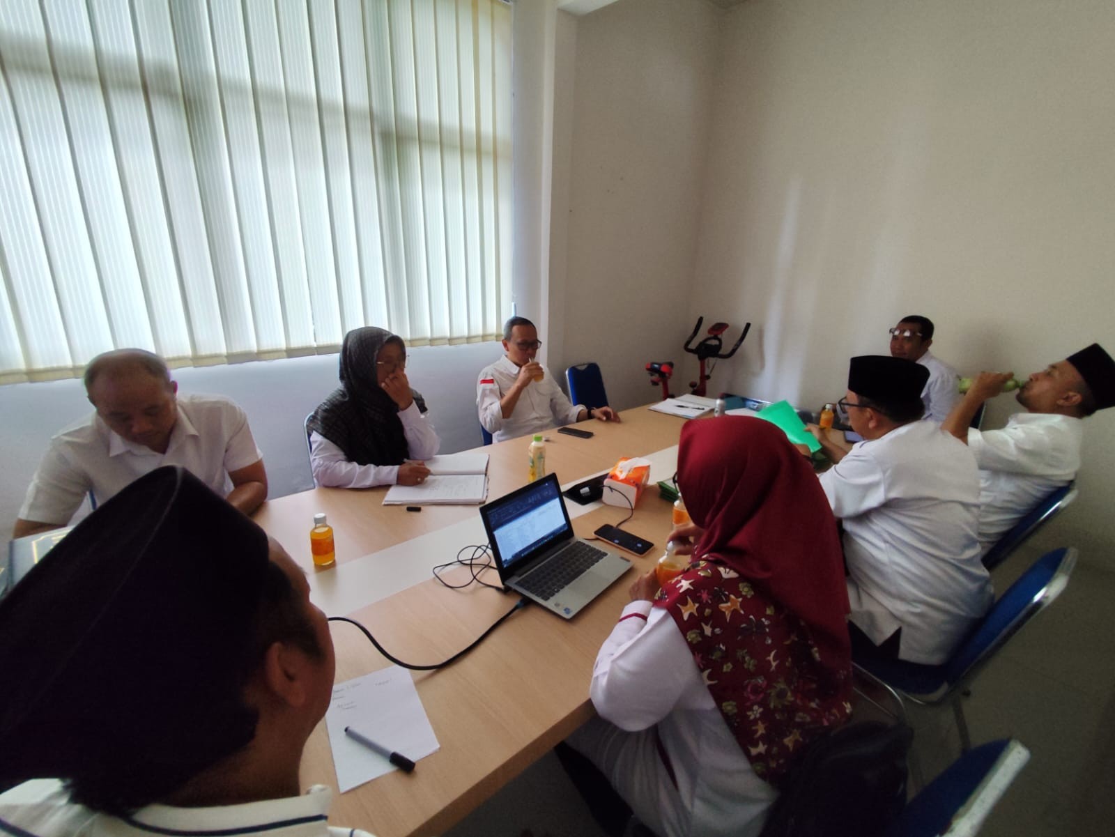 Rapat Verifikasi Berkas Jalur Prestasi PPDB MAN 5 Bogor Tahun 2025