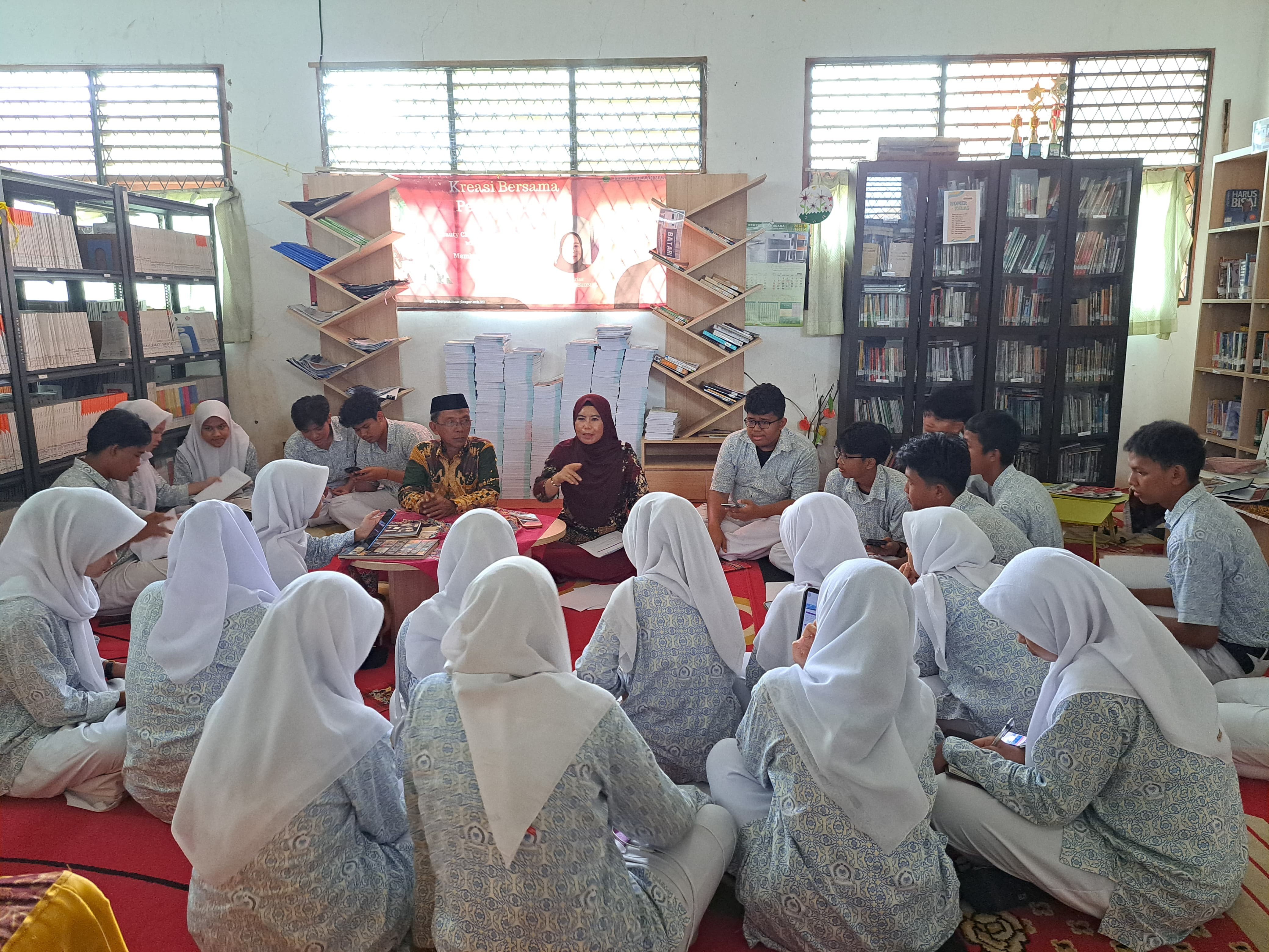 MAN 5 Bogor MAHESA: Proyek Inovasi Sosial MAN 5 Bogor Olah Sampah Jadi Manfaat