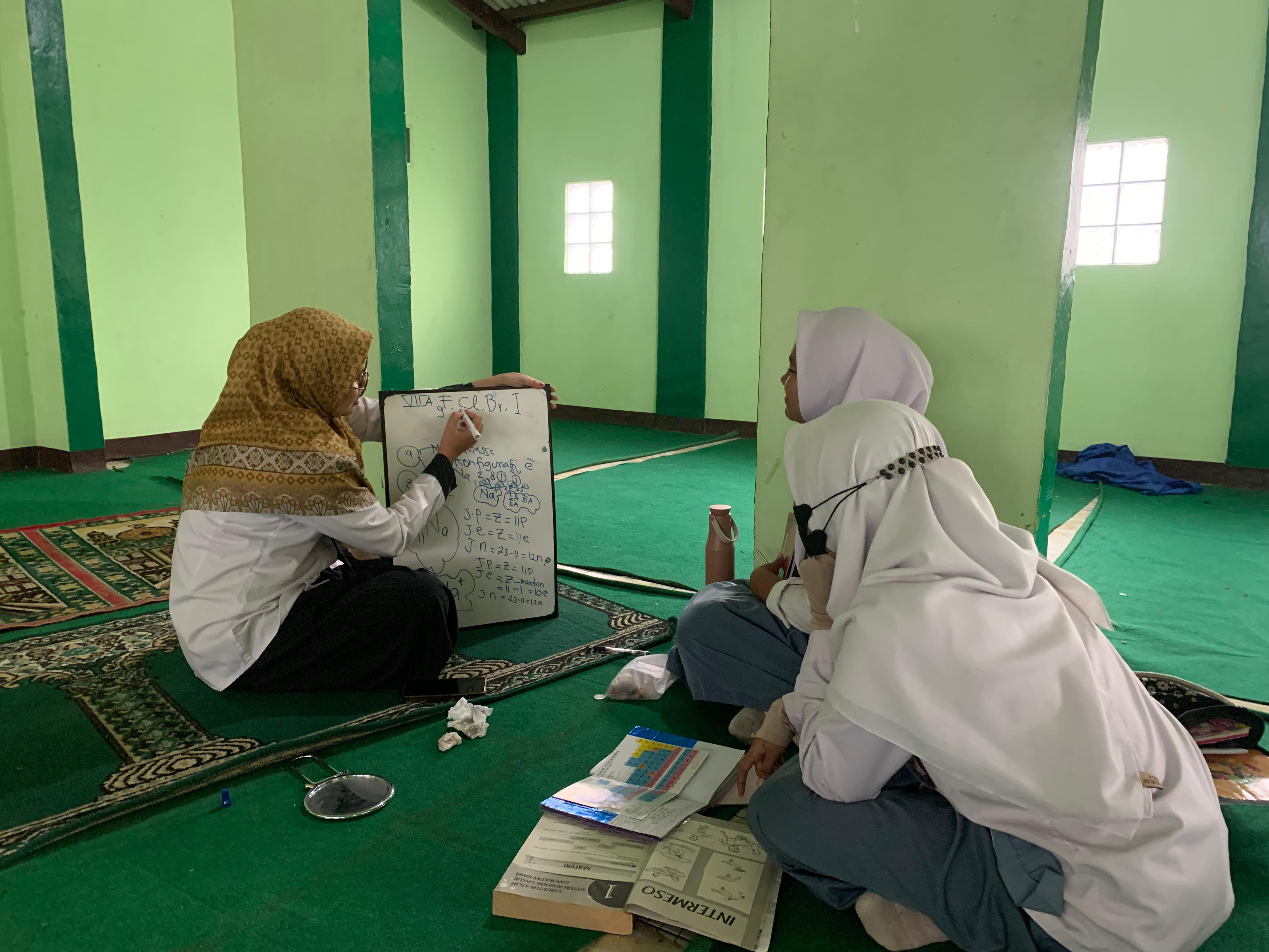Bimbingan Intensif OSN Kimia di MAN 5 Bogor: Mantapkan Pemahaman Konsep Dasar