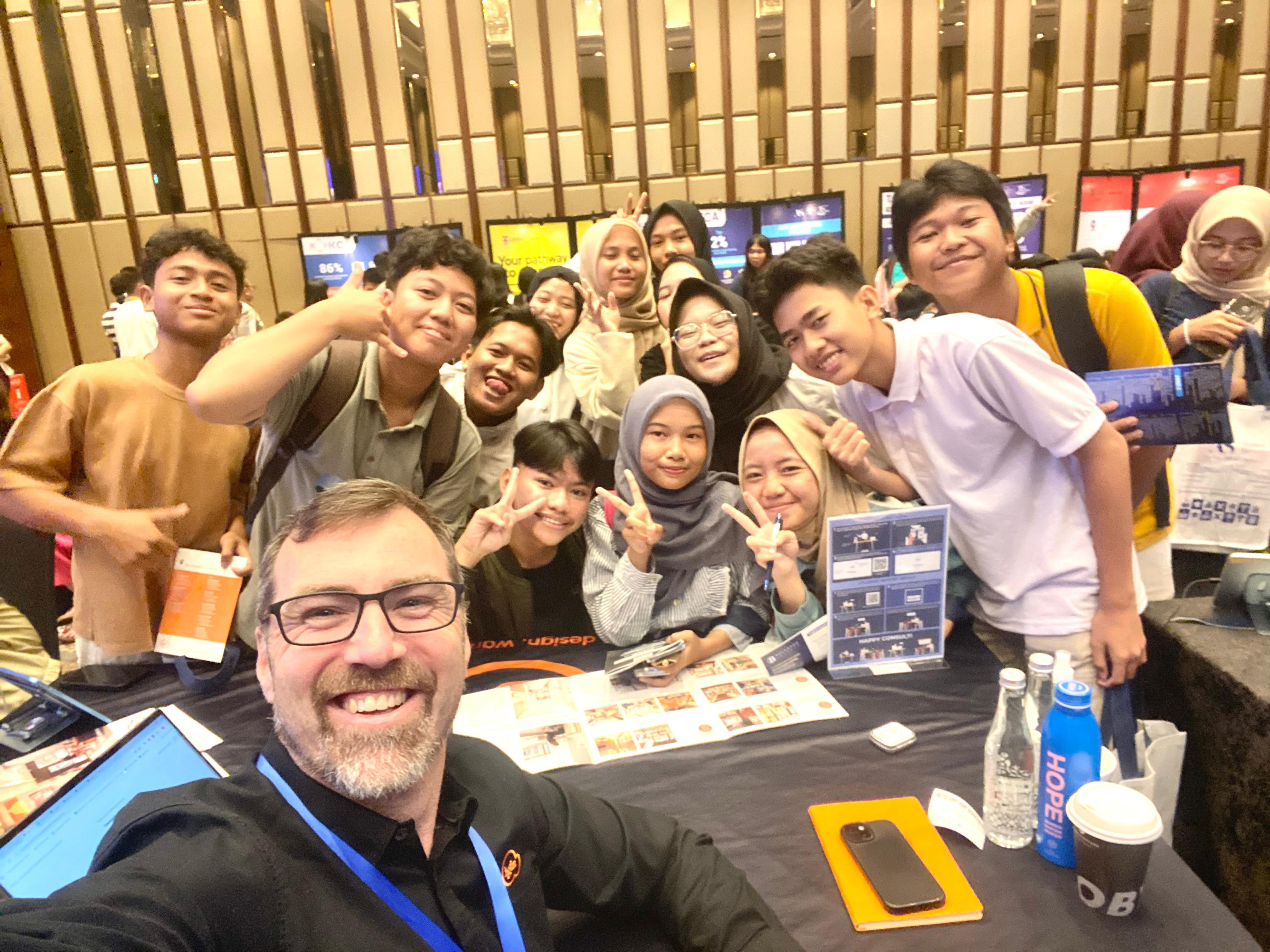 Perwakilan MAN 5 Bogor Hadiri International Education Fair 2025