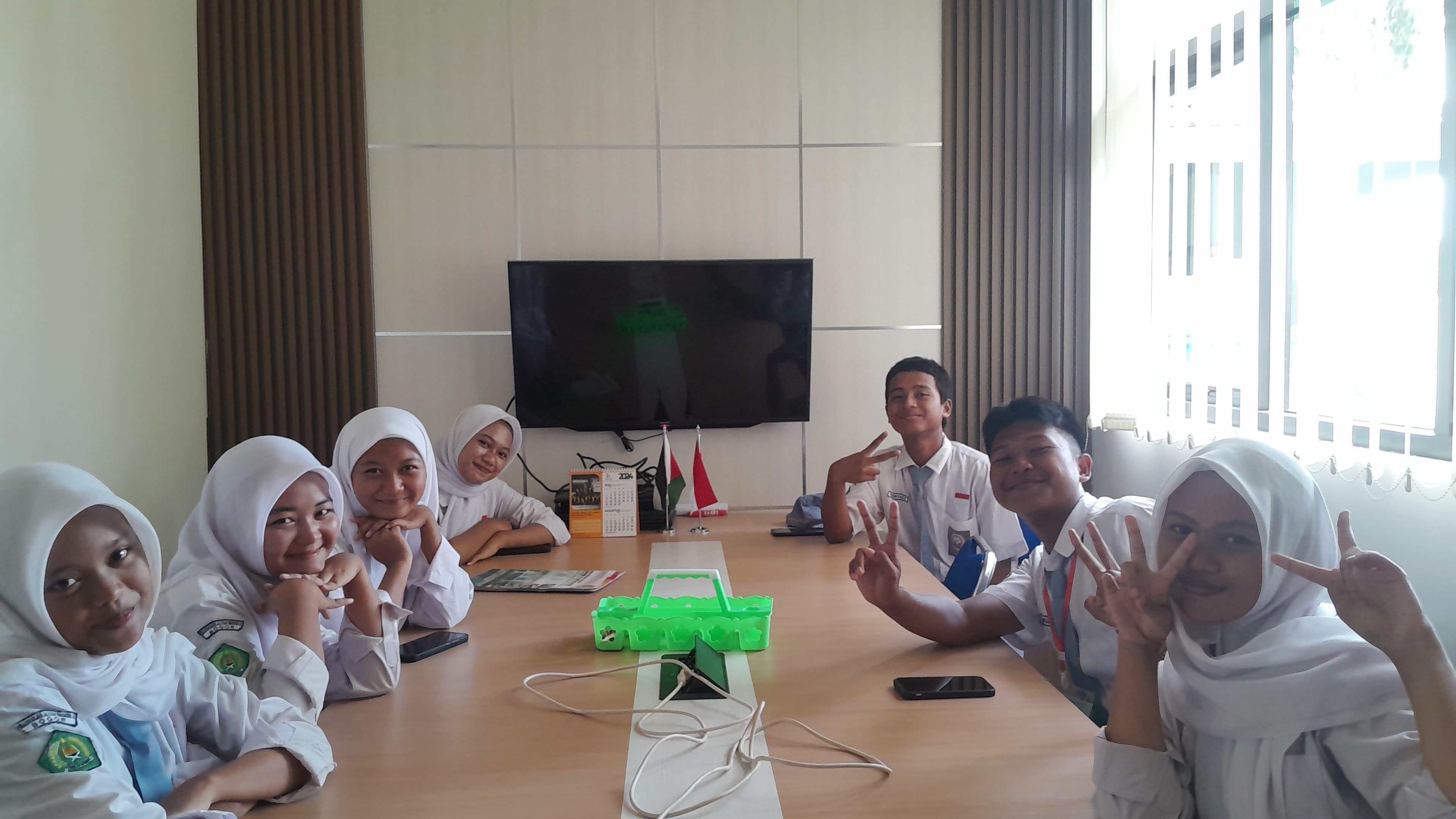 PEMBINA ORGANISASI SISWA INTRA MADRASAH (OSIM) MAN 5 BOGOR PIMPIN RAPAT PERSIAPAN CLASS MEETING 2024