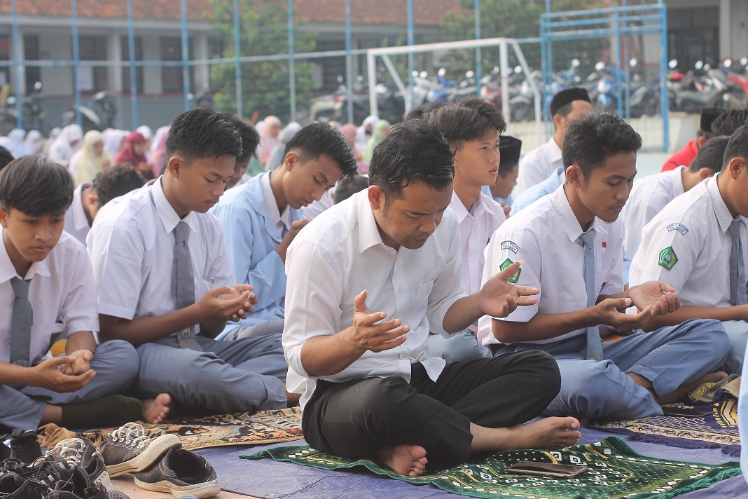PEMBIASAAN SHALAT DHUHA, TADARUS, TAUSIYAH DAN DOA - (Ada 0 foto)